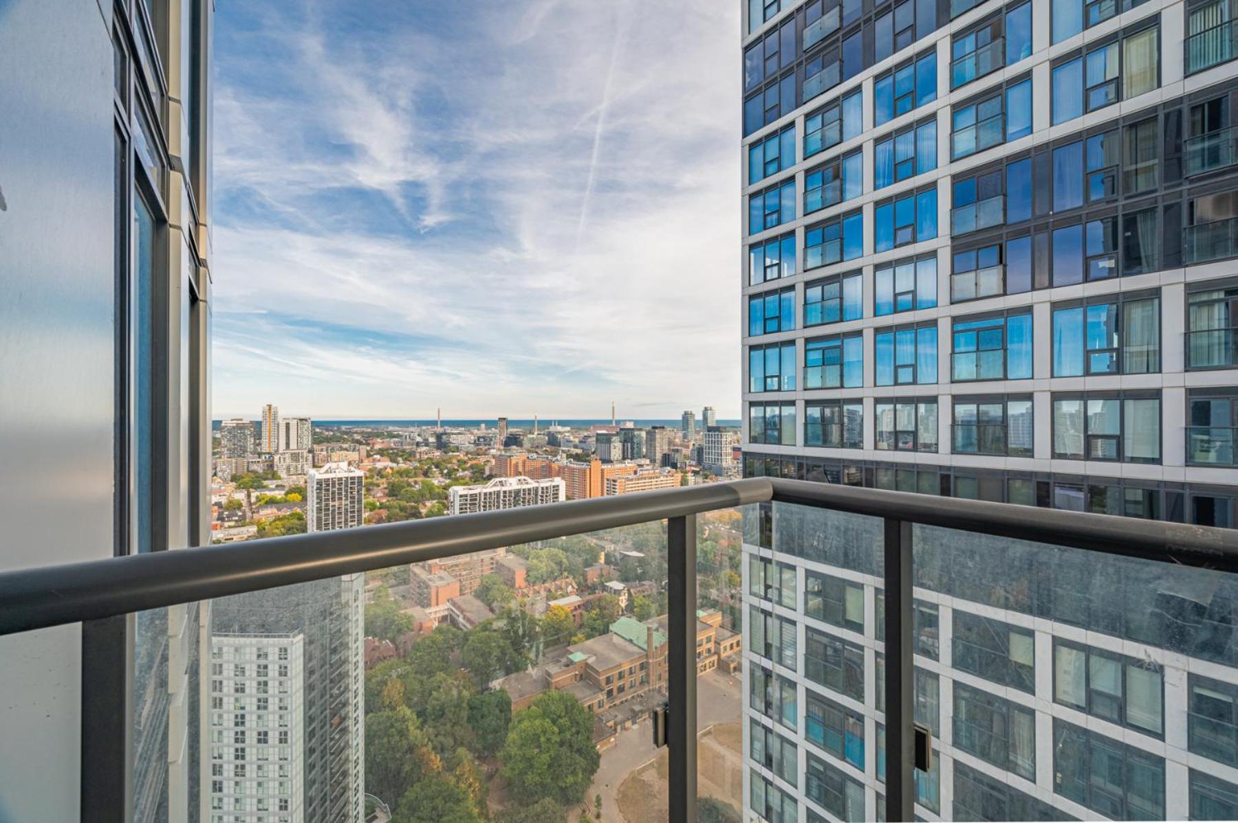 Toronto Garden Suites Екстериор снимка