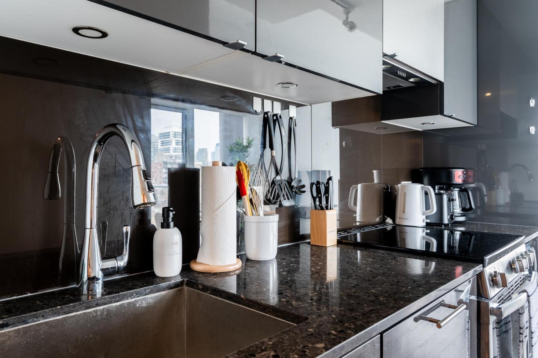 Toronto Garden Suites Екстериор снимка